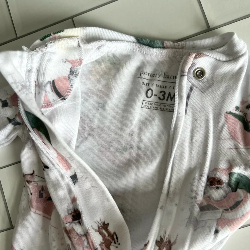 0-3M🎅🏻 Pottery Barn Kids Organic Blush Heritage Santa Footie Pajamas